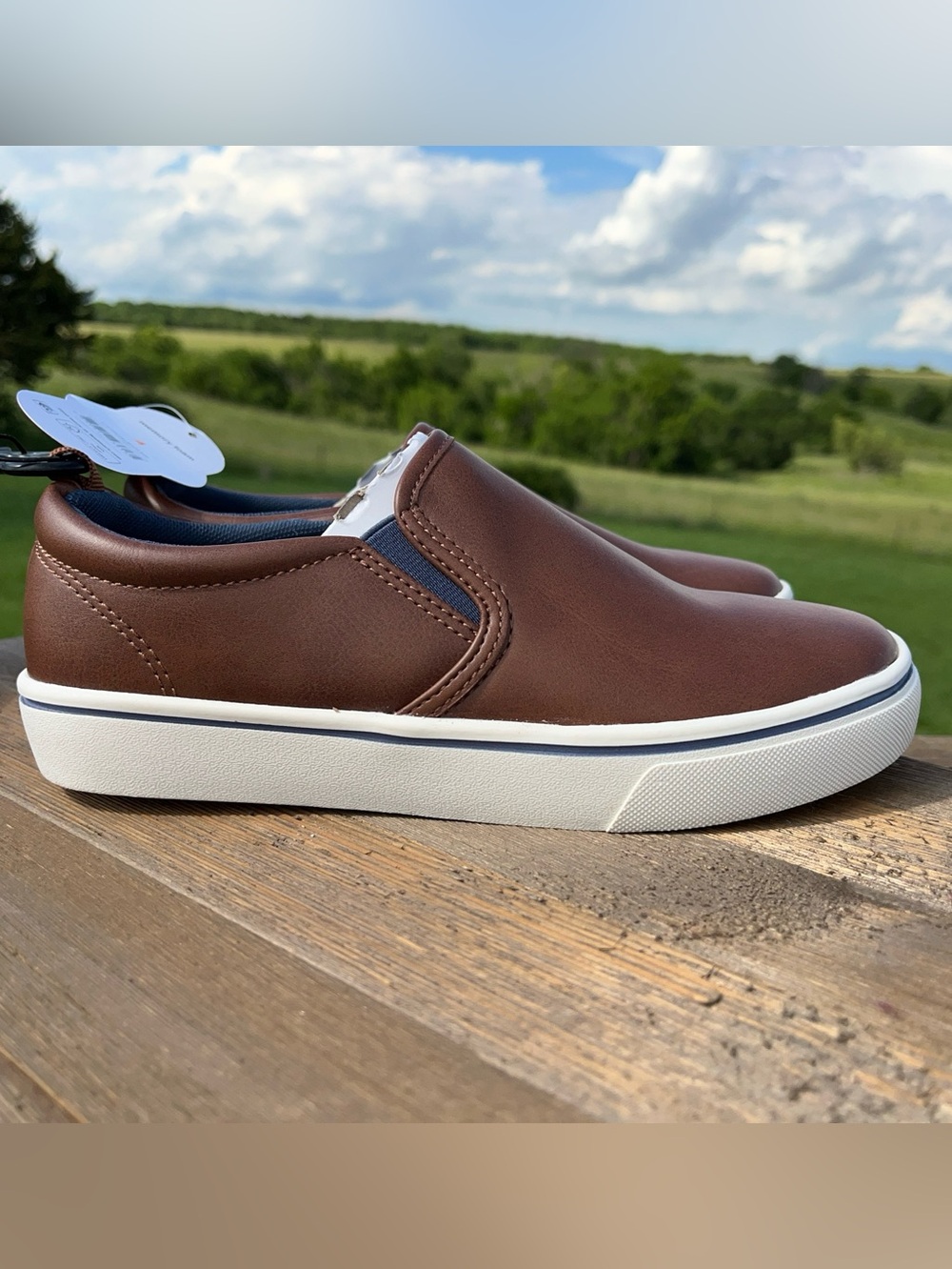 NWT-Wonder Nation Boys Rune Slip-on Sneakers Color Brown Size 4